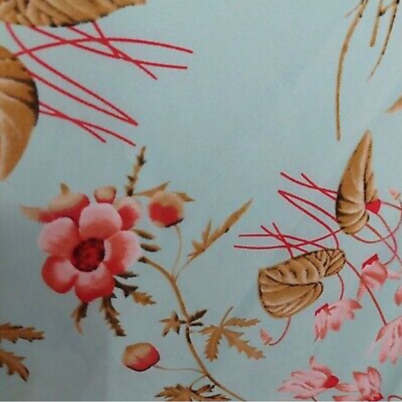 One Size Fits Most Beautiful Floral Kimono - Picture 5 of 7